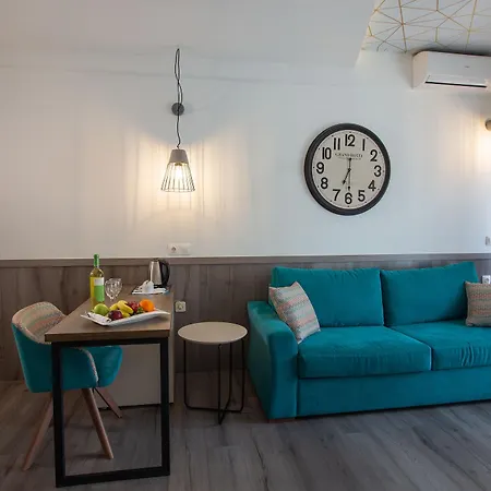 Metropolitan Hotel 4*